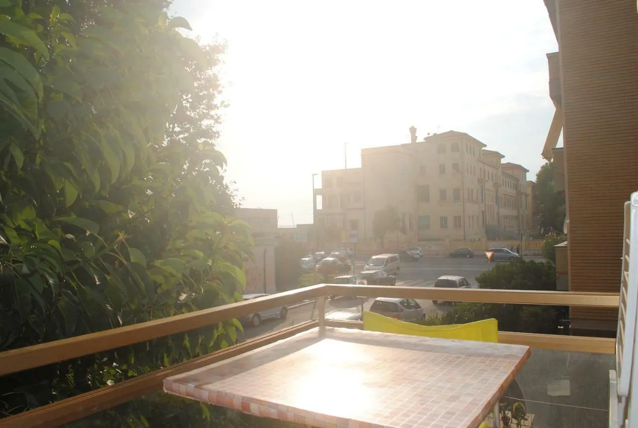 Gea House 0*, Lido di Ostia Italy